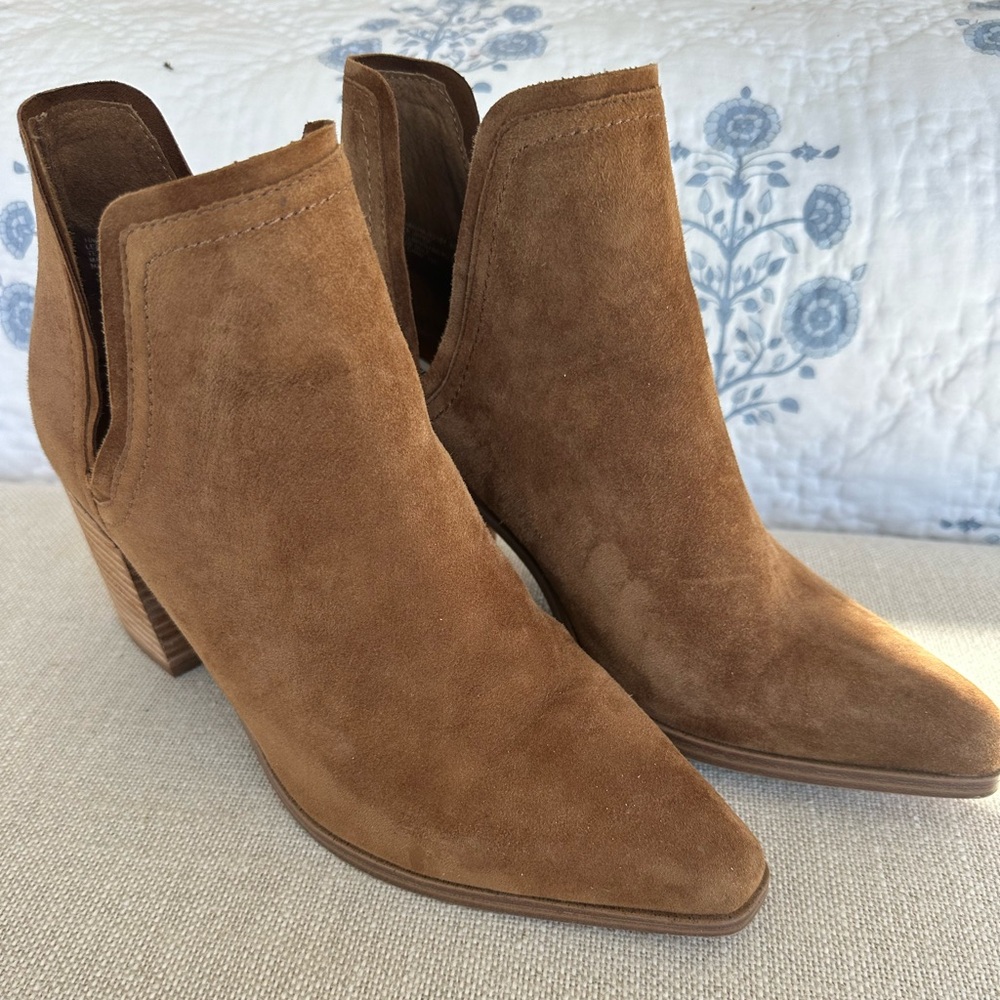 Steve Madden Brown Suede Ankle Booties
